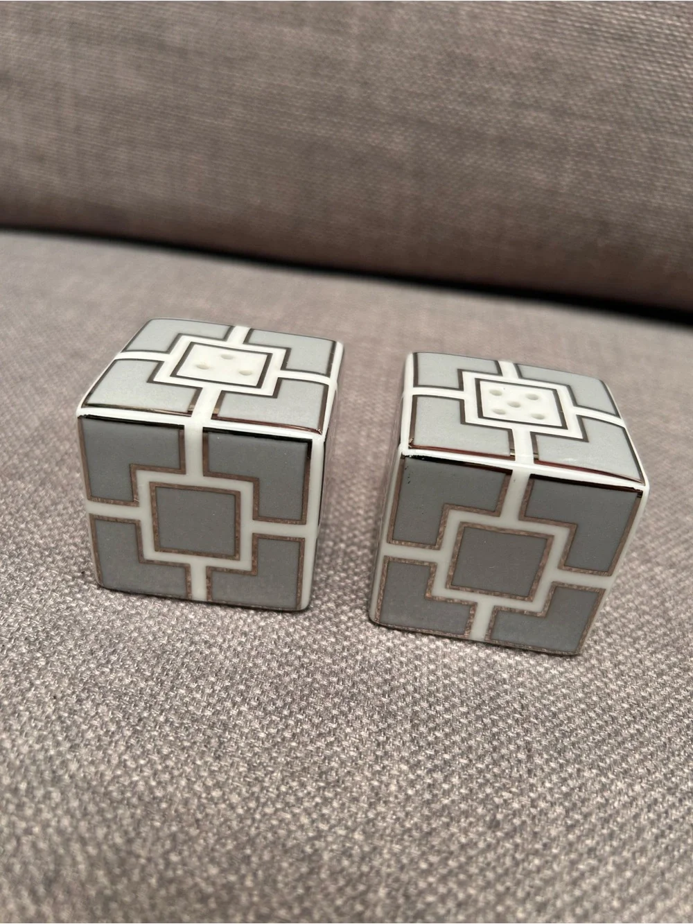 JONATHAN ADLER 2-pcs Geometric Porcelain Cube Salt & Pepper Shakers #0702261
